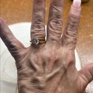 Elegant Gold Ring with Clear Gemstone